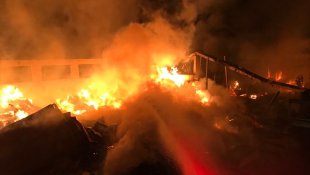 Erzurum'da kereste fabrikasında çıkan yangın söndürüldü