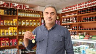 Vatan için gözünü feda eden gazi Saydam; "Vatana diğer gözümü, bacağımı, kolumu ve tüm varlığımı da veririm"