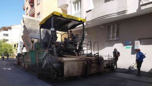 Ağrı Belediyesi, asfaltlama çalışmalarına devam ediyor