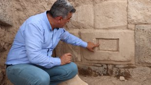 Van'daki ızgara planlı antik kenttin sırrı yeni bulunan kitabelerle çözülecek