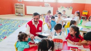 Kızılay minikleri sevindirdi