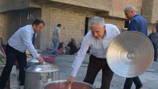 Hakkarili kadınlar salça üretimine başladı