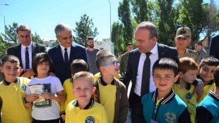 Ardahan'da 16 bin 921 öğrenci dersbaşı yaptı
