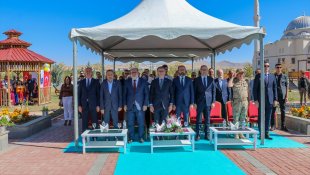 Van, Hakkari, Bitlis ve Muş'ta öğrenciler dersbaşı yaptı