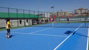 Van'da 'Akdamar Cup Uluslararası Tenis Turnuvası' başladı
