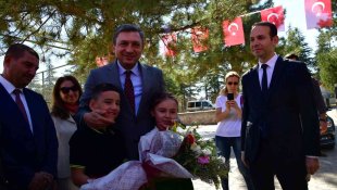 Vali Şahin'den Yunanistan'a mesaj