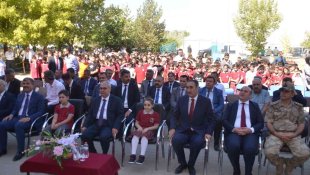 Muş'ta eğitim öğretim yılının ilk ders zili çaldı