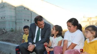 Karslı çocukların 'vali' sevgisi