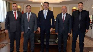 Başkan Kacır, Ilıca domatesi seralarını gezdi