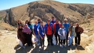 Fırat Gençlik Merkezi gönüllüleri, Günpınar Kanyonu'nu gezdi
