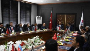 Nahçivan Heyeti Erzurum'daki firmalarla bir araya geldi