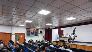 Özalp Kaymakamı Nasır Esnafla bir araya geldi