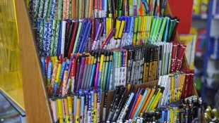 Yönetmeliklere uymayan kırtasiye ürünleri kansere davetiye çıkarıyor