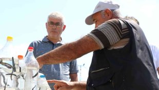 Geçimlerini 35 yıldır sülük satarak sağlıyorlar