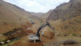 Kırsalda yol iyileştirme çalışması