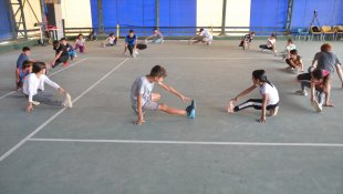 Atılgan kardeşler teniste milli forma hayali için raket sallıyor