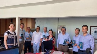 Hakkari'de "Kadına El Kalkamaz" sloganıyla bilgilendirme