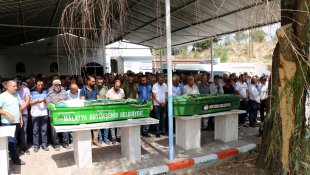 Sivas'ta kamyon ile minibüsün çarpışması sonucu ölenlerden 4'ünün cenazesi defnedildi