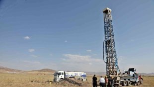 Van Büyükşehir Belediyesinden hayvanlara can suyu