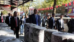 Bakan Ersoy, Erzincan'da esnaf ziyaretinde bulundu