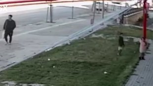 Küçük çocukların bayrak sevgisi duygulandırdı