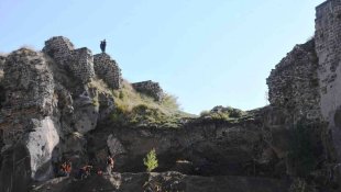 2 bin 500 yıllık Bitlis Kalesi'nde yeni surlar ve yürüyüş yolları yapılıyor
