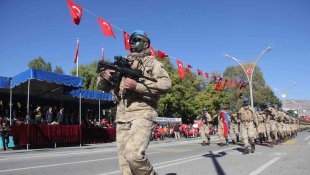Erzincan'da Cumhuriyet Bayramı coşkusu yaşandı