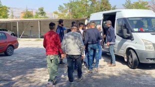 Erzincan'da 8 kaçak göçmen ve 1 organizatör şüphelisi yakalandı