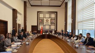 Vali Memiş: "Para kazanmaktan ziyade hayvancılığı destekleme projesidir"