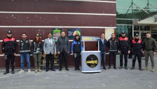 Tatvan'da "En İyi Narkotik Polisi: Anne" projesi tanıtıldı