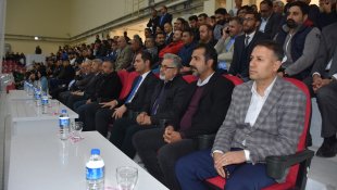 Hakkari Üniversitesinde akademik yıl açılış töreni düzenlendi