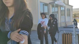 Ardahan'da gıda zehirlenmesi: 25 öğrenci hastaneye kaldırıldı