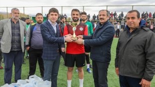 Gürpınar'da düzenlenen futbol turnuvası sona erdi