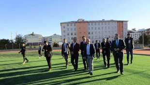 Vali Varol, Ağrı'da yeni semt sahalarının yapılması için harekete geçti