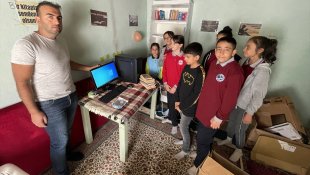 Saniye ninenin evindeki "Kardeşler Kütüphanesi"ne destek yağdı