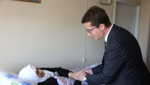 Kaymakam Kaptanoğlu, engelli ve yaşlıların taleplerini dinledi