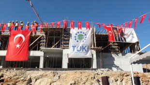 Diyarbakır ve Elazığ'da 'İlk Evim, İlk İşyerim Projesi' kapsamındaki konutların temeli atıldı