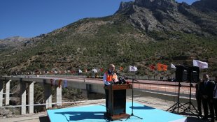 Ulaştırma ve Altyapı Bakanı Karaismailoğlu, Bitlis'te konuştu: