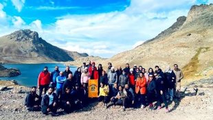 45 dağcı Sat Gölleri'nin güzelliklerini görme fırsatı buldu