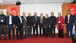 Hakkari'de düzenlenen 'Zap Havzası Sempozyumu' devam ediyor