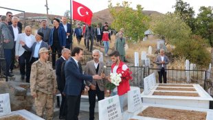 Solhan'da PKK saldırısında şehit olan 19 vatandaş kabirleri başında anıldı