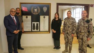 Şehit dayısının anılarını görmek için Almanya'dan Muş'a geldi