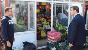 Yedisu Kaymakamı Furkan Başar, esnafı ziyaret etti