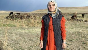 Ziraat fakültesi mezunu Ağrılı genç kız, devlet desteğiyle besici oldu