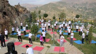 Terörden temizlenen Efkar Dağı'nda 'Online Training' eğitimi