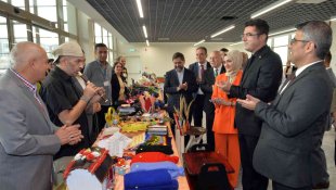 Şehir hastanesinde resim ve el sanatları sergisi