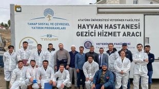 Hayvan hastanesi gezici hizmet aracı Karayazı'da