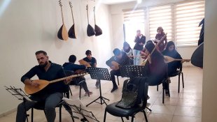 Hakkarili gençler sanat öğreniyor