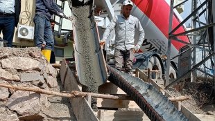 Şemdinli'de mahalle aralarına merdivenler yapılıyor