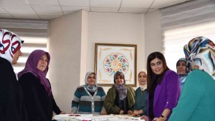 Kaymakam Ocak'ın eşi, ADEM'de kursiyerlerle buluştu